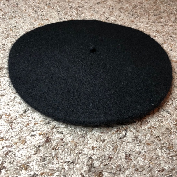 Black Beret Hat C - Picture 1 of 4